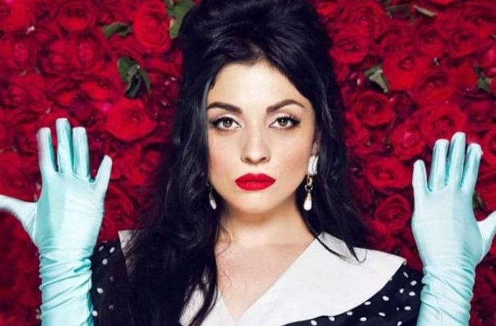 Mon Laferte señala que «No da lo mismo» por quien se vota en segunda vuelta Mon Laferte señala que «No da lo mismo» por quien se vota en segunda vuelta