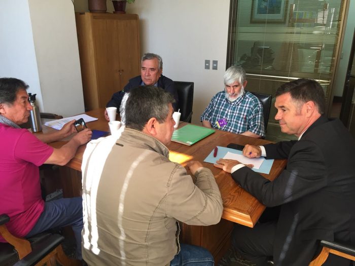 Pescadores artesanales presionan a Piñera a través de Ossandón Pescadores artesanales presionan a Piñera a través de Ossandón