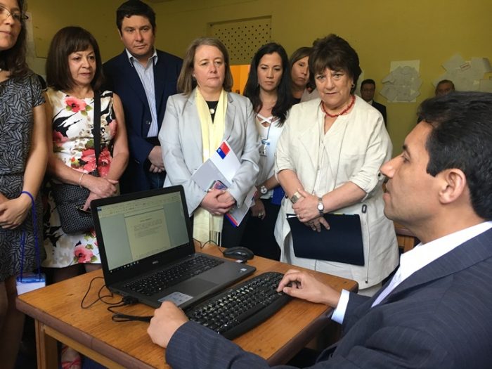 Estudiante con discapacidad que logró puntaje nacional: “Tuve las mismas oportunidades para rendir la PSU” Estudiante con discapacidad que logró puntaje nacional: “Tuve las mismas oportunidades para rendir la PSU”