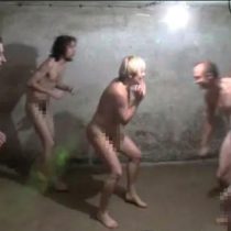 Indignación en Polonia por video de personas jugando desnudas en cámara de gas de ex campo de concentración