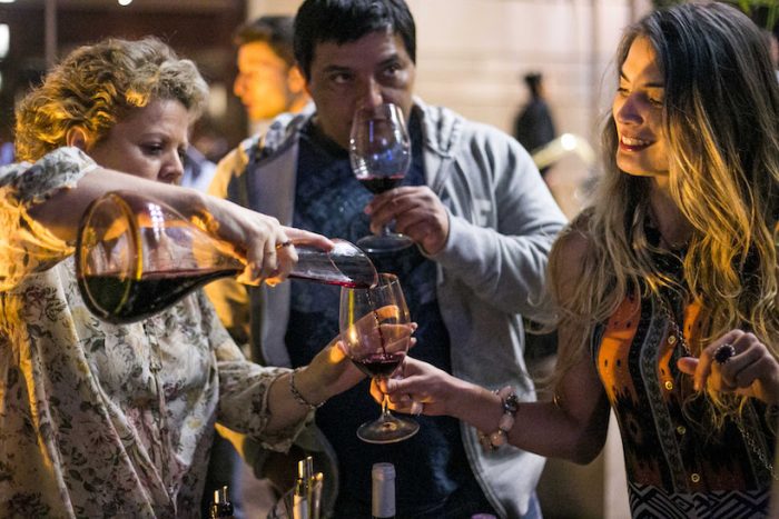 “Feria vinos de lujo descorchados” en Hotel Santiago “Feria vinos de lujo descorchados” en Hotel Santiago