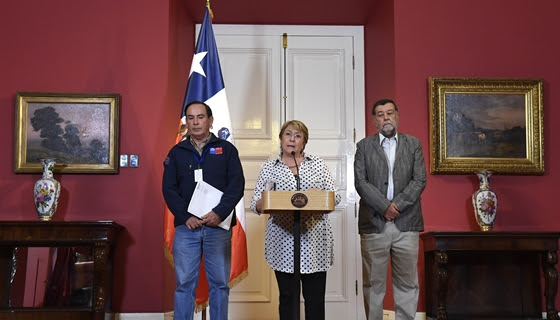 Presidenta Bachelet: “Vamos a contar con todos los recursos que sean necesarios para enfrentar este nuevo desastre de la naturaleza” Presidenta Bachelet: “Vamos a contar con todos los recursos que sean necesarios para enfrentar este nuevo desastre de la naturaleza”