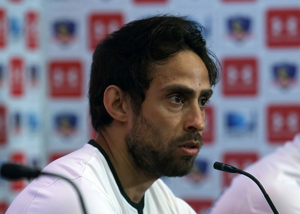 Valdivia califica a Pizzi de traidor y lo responsabiliza de la eliminación de Chile del Mundial Valdivia califica a Pizzi de traidor y lo responsabiliza de la eliminación de Chile del Mundial