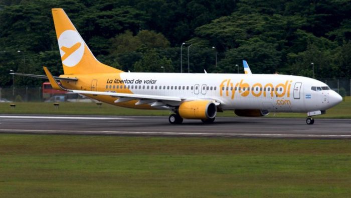 Flybondi, la aerolínea low-cost argentina que despega en tanto límites tarifarios continúan Flybondi, la aerolínea low-cost argentina que despega en tanto límites tarifarios continúan
