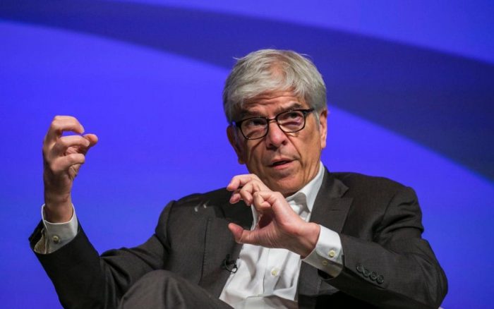 Paul Romer: polémico, deslenguado y rockstar, los apodos del polémico economista jefe del Banco Mundial que por 72 horas opacó al Papa Paul Romer: polémico, deslenguado y rockstar, los apodos del polémico economista jefe del Banco Mundial que por 72 horas opacó al Papa