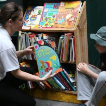 Feria del Libro Usado estará dedicada a escritoras chilenas de literatura infantil