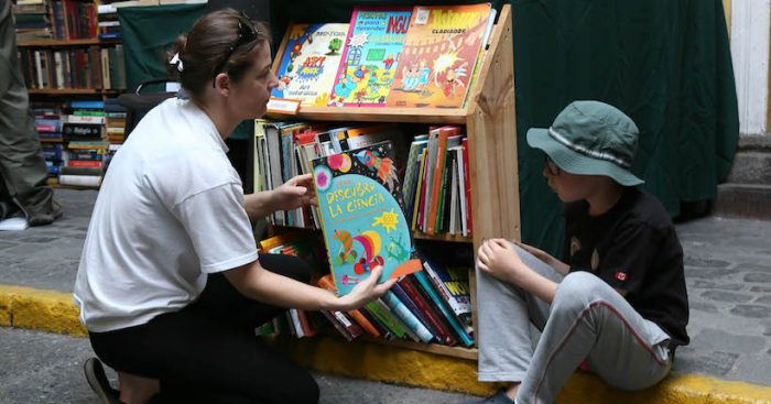 Feria del Libro Usado estará dedicada a escritoras chilenas de literatura infantil Feria del Libro Usado estará dedicada a escritoras chilenas de literatura infantil