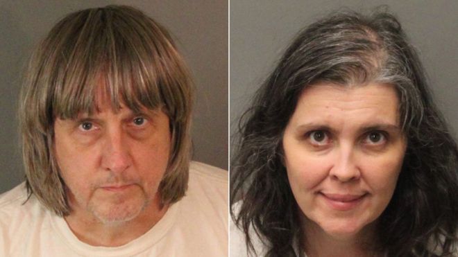 Estados Unidos: el estremecedor caso de los padres que mantenían cautivos y encadenados a sus 13 hijos en su vivienda en California Estados Unidos: el estremecedor caso de los padres que mantenían cautivos y encadenados a sus 13 hijos en su vivienda en California