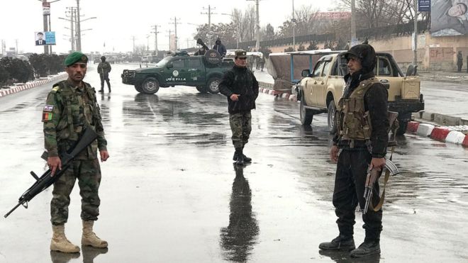 Afganistán: al menos 11 soldados muertos en un ataque contra una base militar en Kabul Afganistán: al menos 11 soldados muertos en un ataque contra una base militar en Kabul