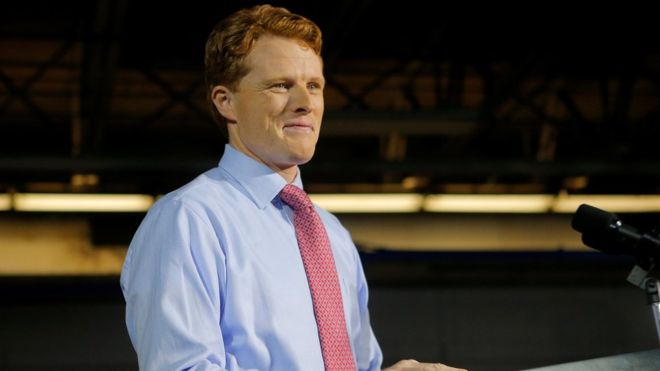 Quién es Joe Kennedy III, el último integrante de la dinastía política y quien habló en español en la dura réplica al discurso del Estado de la Unión de Donald Trump Quién es Joe Kennedy III, el último integrante de la dinastía política y quien habló en español en la dura réplica al discurso del Estado de la Unión de Donald Trump