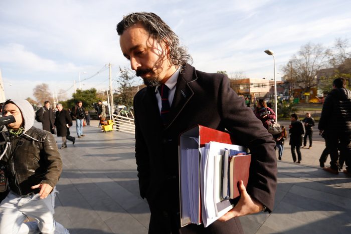 Preparan denuncia que busca remover al fiscal Pablo Gómez por “negligencia manifiesta” en el caso SQM Preparan denuncia que busca remover al fiscal Pablo Gómez por