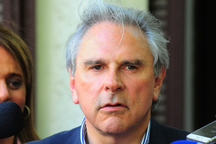 Platas políticas: Defensa de Moreira llega a acuerdo con la fiscalía y el parlamentario pagará $35 millones para suspender procedimiento en su contra Platas políticas: Defensa de Moreira llega a acuerdo con la fiscalía y el parlamentario pagará $35 millones para suspender procedimiento en su contra