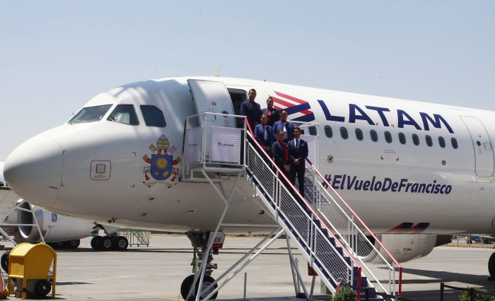 Latam: 70 tripulantes de cabina fueron desvinculados Latam: 70 tripulantes de cabina fueron desvinculados