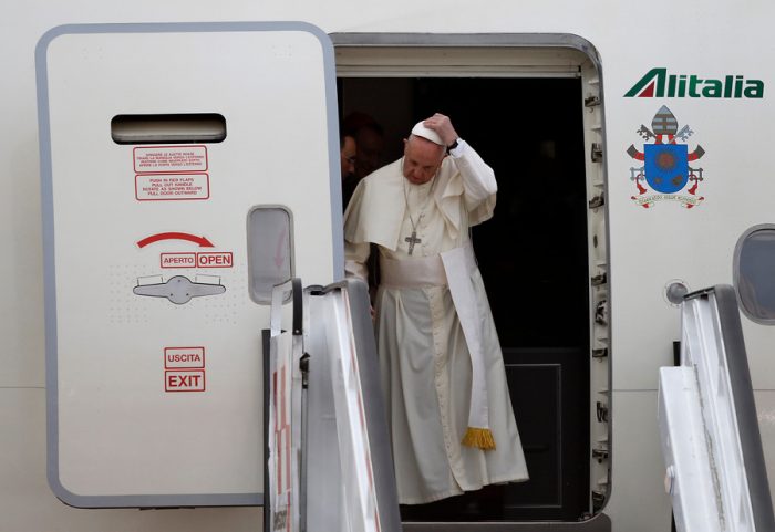 El Papa Francisco aterriza en Chile para iniciar su visita oficial de tres días El Papa Francisco aterriza en Chile para iniciar su visita oficial de tres días