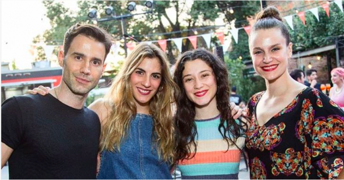«Villanos» jóvenes de Mega posan juntos en una foto «Villanos» jóvenes de Mega posan juntos en una foto