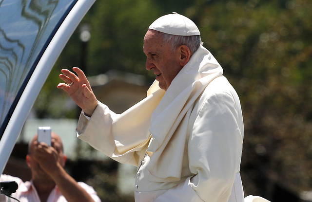 Papa Francisco pide perdón a su estilo: “Mi expresión no fue feliz, pero Barros seguirá ahí si no encuentro forma de condenarlo” Papa Francisco pide perdón a su estilo: