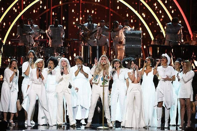 Kesha emociona hasta las lágrimas en los Grammys con canción inspirada en su vida dedicada a víctimas de abuso Kesha emociona hasta las lágrimas en los Grammys con canción inspirada en su vida dedicada a víctimas de abuso
