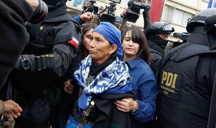 Impiden el ingreso de Francisca Linconao a sitio donde oficiaba misa el Papa Francisco Impiden el ingreso de Francisca Linconao a sitio donde oficiaba misa el Papa Francisco