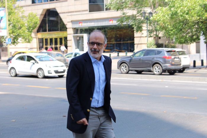 Qué hacía el ex ministro de Hacienda en el centro neurálgico del piñerismo Qué hacía el ex ministro de Hacienda en el centro neurálgico del piñerismo