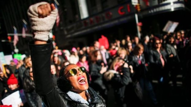 «Nosotras somos la resistencia»: las imágenes de las Marchas de las Mujeres en Estados Unidos a favor de la igualdad y en protesta por el primer año de gobierno de Trump «Nosotras somos la resistencia»: las imágenes de las Marchas de las Mujeres en Estados Unidos a favor de la igualdad y en protesta por el primer año de gobierno de Trump