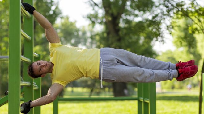 Qué es la calistenia, el entrenamiento de moda con el que logras controlar todo tu cuerpo Qué es la calistenia, el entrenamiento de moda con el que logras controlar todo tu cuerpo