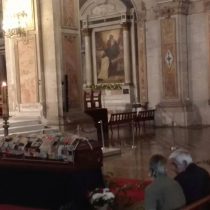 [VIDEO] Gracias a la vida reaccionaron: Catedral de Santiago se niega a poner música de Violeta Parra durante velatorio de Nicanor Parra