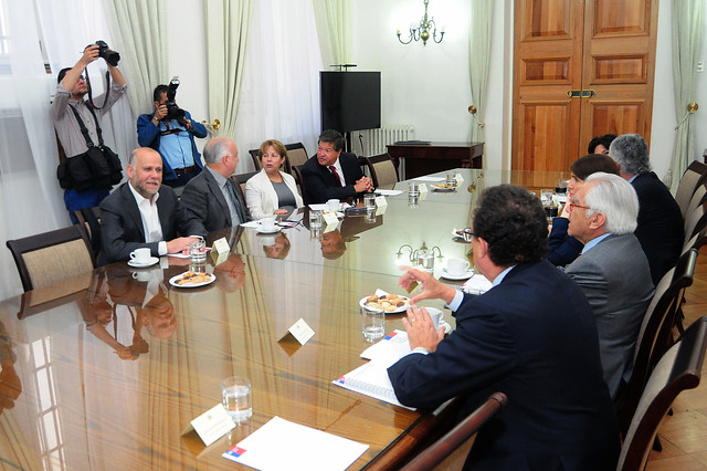 Nueva Mayoría evita la autocrítica y define como prioridad legislativa los proyectos de la Reforma Educacional Nueva Mayoría evita la autocrítica y define como prioridad legislativa los proyectos de la Reforma Educacional