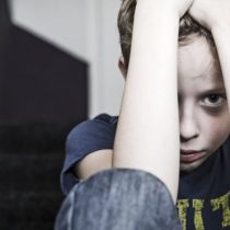 Qué es el estrés tóxico y cómo afecta el desarrollo cerebral de algunos niños y su salud cuando son adultos
