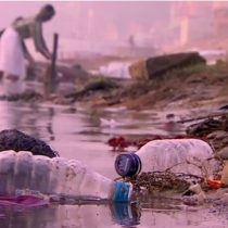 [VIDEO] Cómo el plástico arrojado al río Ganges se convirtió en uno de los mayores contaminantes de los océanos del mundo