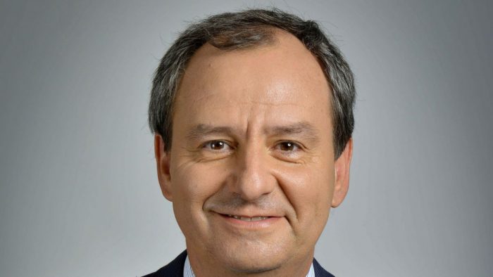 La defensa al «Choclo Délano» del nuevo ministro de Educación de Piñera: «Me cayó bien al tiro, era de la U y del Saint George, lo que inmediatamente me genera confianza» La defensa al
