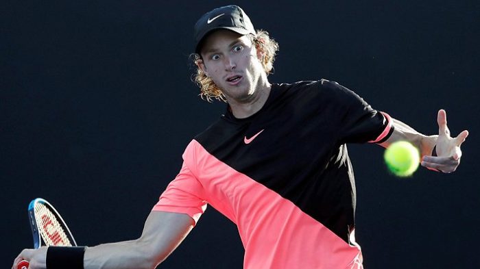 Nicolás Jarry da la pelea pero cae en primera ronda del Abierto de Australia Nicolás Jarry da la pelea pero cae en primera ronda del Abierto de Australia