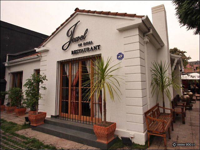 Condenan a empresario gastronómico de la India por trata de personas en Santiago Condenan a empresario gastronómico de la India por trata de personas en Santiago
