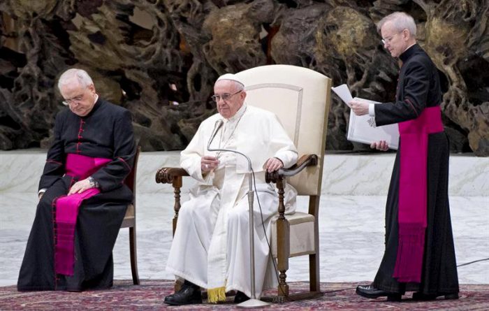 Un nuevo feriado religioso fuera de foco Un nuevo feriado religioso fuera de foco