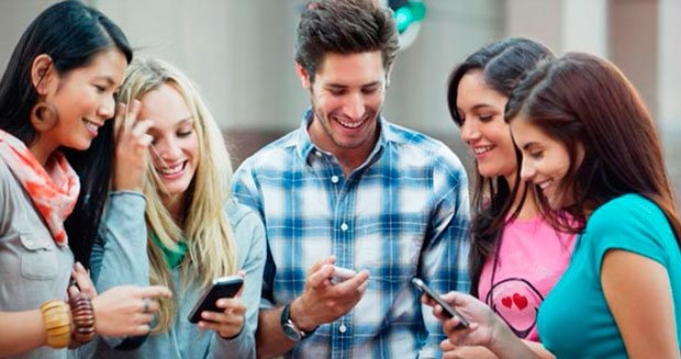 Los jóvenes están usando las redes sociales para fines productivos y no solo como entretención Los jóvenes están usando las redes sociales para fines productivos y no solo como entretención