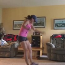 [VIDEO] Mujer que grababa su rutina de ejercicios capta el doloroso sonido de su tendón de Aquiles rompiéndose