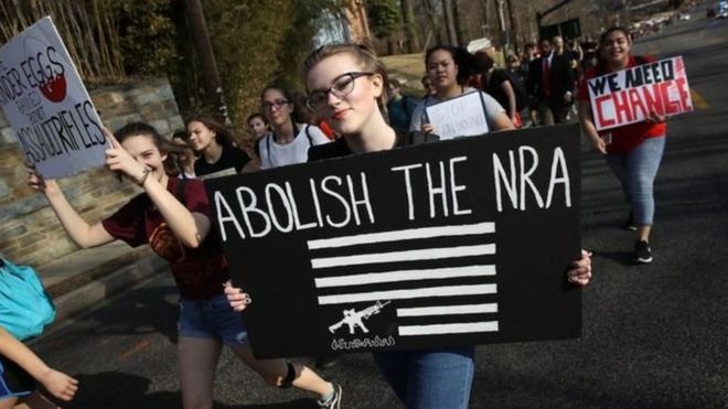 Por qué grandes empresas de Estados Unidos están boicoteando a la poderosa Asociación Nacional del Rifle (NRA) Por qué grandes empresas de Estados Unidos están boicoteando a la poderosa Asociación Nacional del Rifle (NRA)