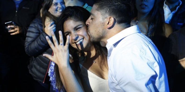 La polémica que persigue a hombre que pidió matrimonio en pleno show de Luis Fonsi en el Festival de Viña del Mar La polémica que persigue a hombre que pidió matrimonio en pleno show de Luis Fonsi en el Festival de Viña del Mar
