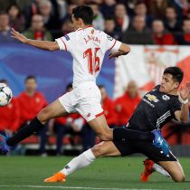 [VIDEO] La feroz patada que recibió Alexis Sánchez en el duelo de Champions del Manchester United