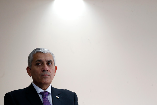 Villalobos y Espinosa no entregaron la información sobre sus remuneraciones en la Mutualidad de Carabineros Villalobos y Espinosa no entregaron la información sobre sus remuneraciones en la Mutualidad de Carabineros