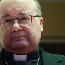 Internan de urgencia en clínica de Santiago a encargado del Papa para escuchar denuncias contra obispo Barros