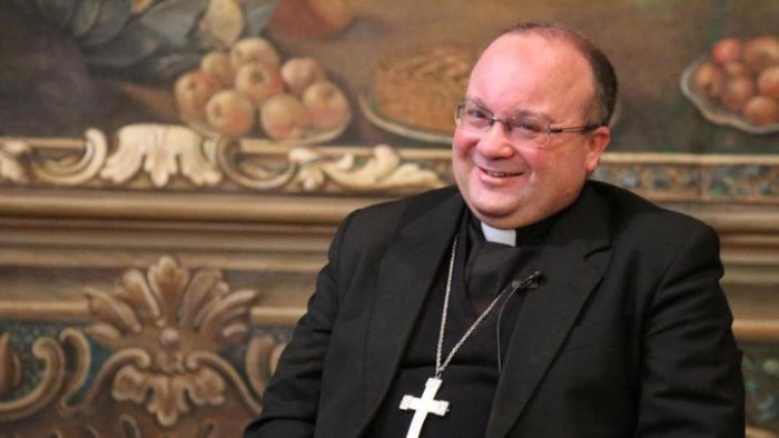 Arzobispo Scicluna llegó a Chile para recoger testimonios sobre el caso Barros