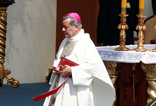 Óscar Contardo: «Si la Iglesia saca al obispo Juan Barros y comienza a perseguir el encubrimiento, se quedará sin curas» Óscar Contardo: