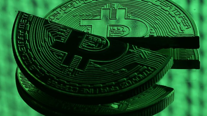 Todo se derrumbó: Bitcoin se desploma y la burbuja de las criptomonedas muestra signos de explosión Todo se derrumbó: Bitcoin se desploma y la burbuja de las criptomonedas muestra signos de explosión
