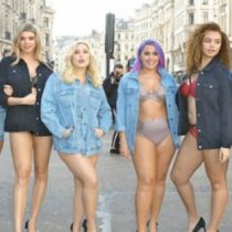 Hayley Hasselhoff lidera protesta de modelos curvy durante Semana de la Moda de Londres