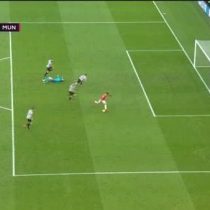 [VIDEO] Para qué te traje: el insólito fallo de Alexis Sánchez durante el partido del Manchester United