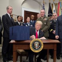 Trump firma presupuesto y pone fin al segundo cierre de su Gobierno en un mes