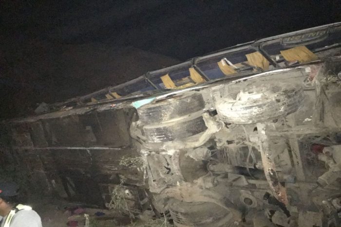 Tragedia en Perú: al menos 35 muertos tras caída de bus a un abismo en camino a Arequipa Tragedia en Perú: al menos 35 muertos tras caída de bus a un abismo en camino a Arequipa