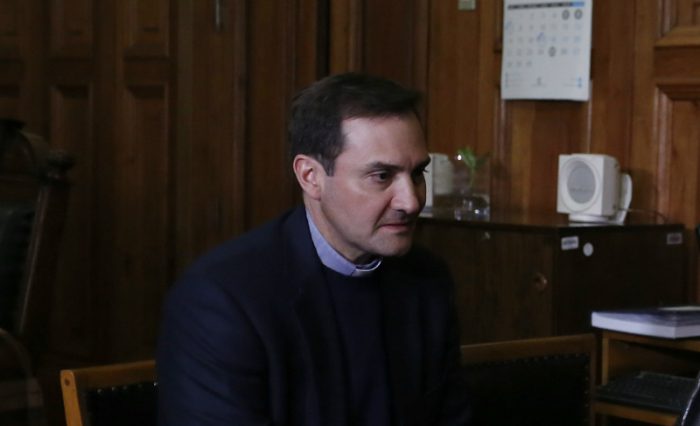Caso Barros: sacerdote que sufrió abuso de conciencia “brutal” de Karadima afirmó que “todo encubrimiento debe ser sancionado” Caso Barros: sacerdote que sufrió abuso de conciencia