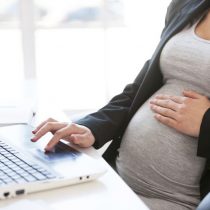 ¿Cuáles son los derechos laborales de las mujeres en cuanto a la maternidad?