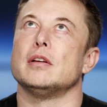 Quién es Elon Musk, el multimillonario creador de Tesla que lanzó su carro al espacio y que prevé conquistar el cosmos y las profundidades de la Tierra